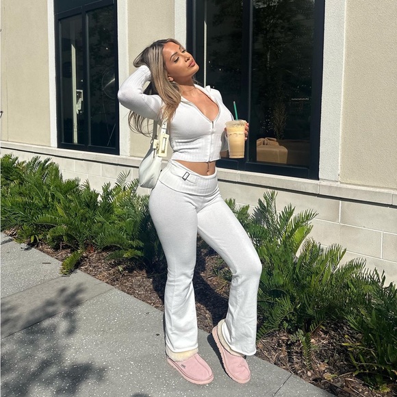 White Fox Boutique 2 Pc Set Not Over You / Frankie’s Knit Lookalike - Picture 4 of 6